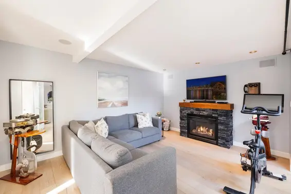 4198 Sunset Boulevard, North Vancouver For Sale - image 19