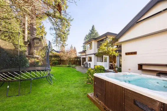 4198 Sunset Boulevard, North Vancouver For Sale - image 35