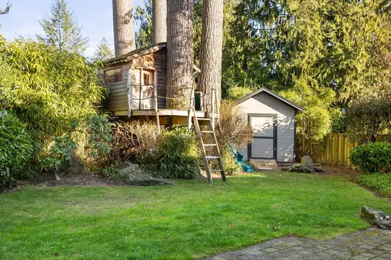 4198 Sunset Boulevard, North Vancouver For Sale - image 36