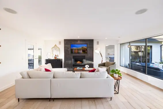 4198 Sunset Boulevard, North Vancouver For Sale - image 7