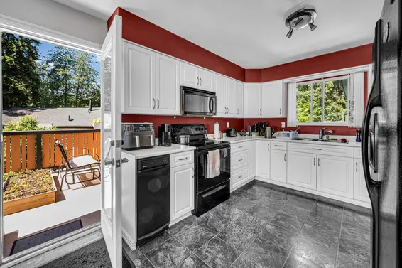 3255 Milton Avenue, North Vancouver For Sale - image 4