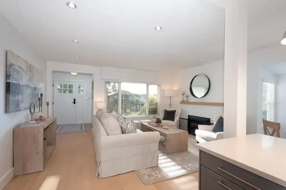 416 West 26th Street, North Vancouver For Sale - image 3