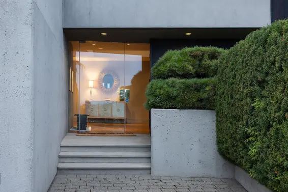 1015 Eyremount Drive, West Vancouver For Sale - image 3