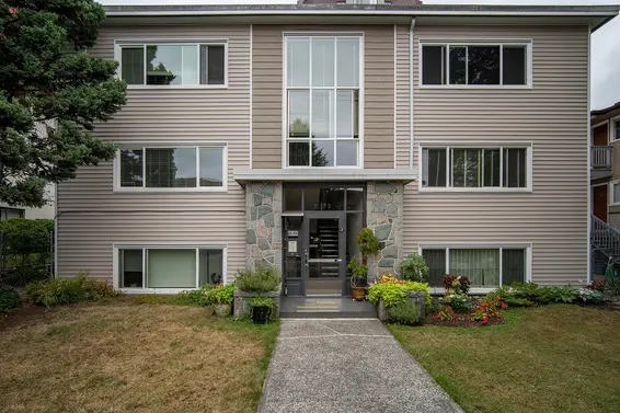 9 1420 Chesterfield Avenue, North Vancouver