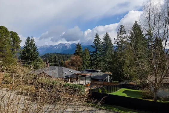 981 Friar Crescent, North Vancouver For Sale - image 16