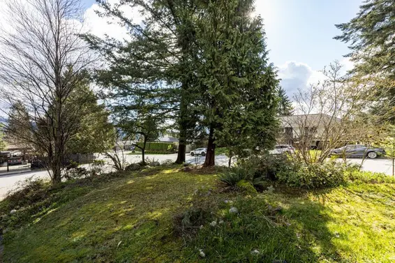 981 Friar Crescent, North Vancouver For Sale - image 26