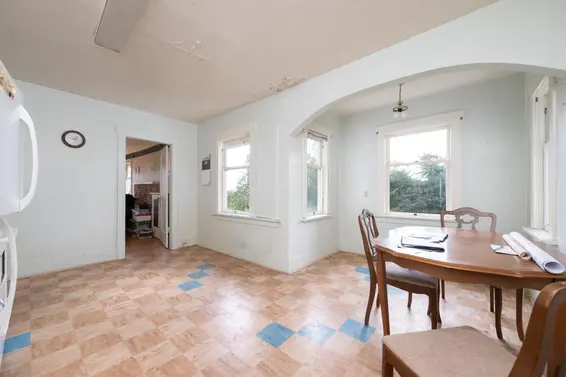 1195 Dempsey Road, North Vancouver For Sale - image 3