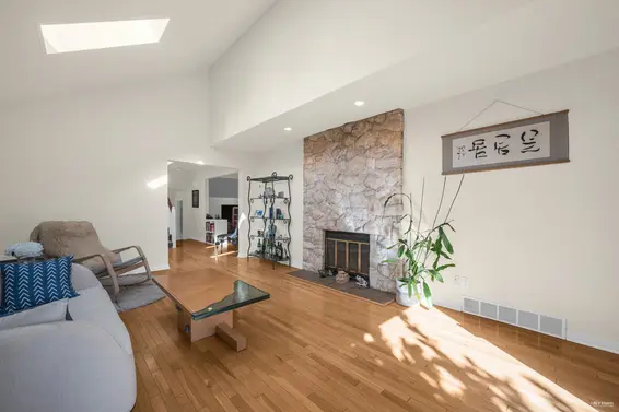1006 Sinclair Street, West Vancouver For Sale - image 11