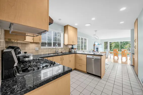 1006 Sinclair Street, West Vancouver For Sale - image 19