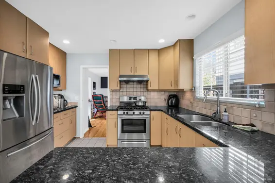 1006 Sinclair Street, West Vancouver For Sale - image 20