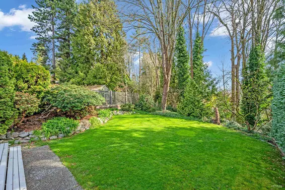 1006 Sinclair Street, West Vancouver For Sale - image 34