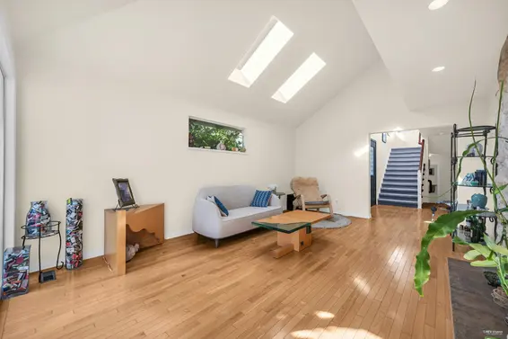1006 Sinclair Street, West Vancouver For Sale - image 9