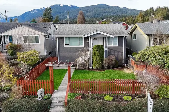 328 East 16th Street, North Vancouver
