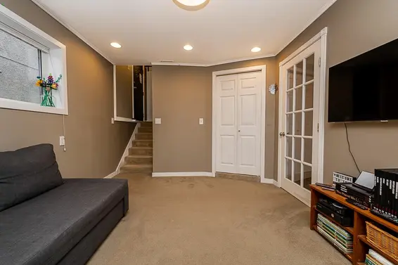 328 East 16th Street, North Vancouver For Sale - image 15