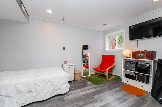 328 East 16th Street, North Vancouver For Sale - image 20