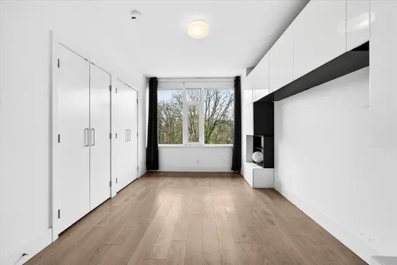 610 680 Seylynn Crescent, North Vancouver For Sale - image 32