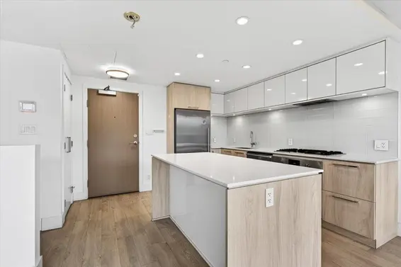 610 680 Seylynn Crescent, North Vancouver For Sale - image 5