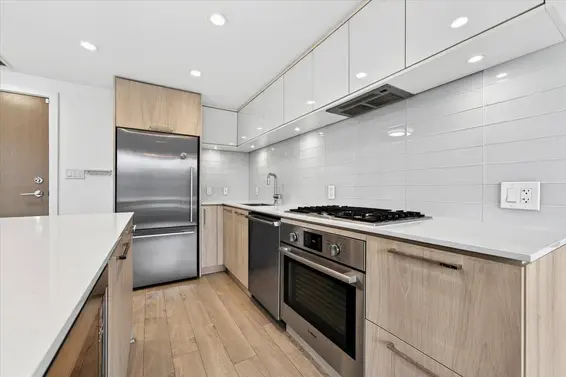 610 680 Seylynn Crescent, North Vancouver For Sale - image 6