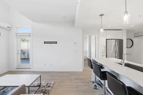 605 719 West 3rd Street, North Vancouver For Sale - image 8