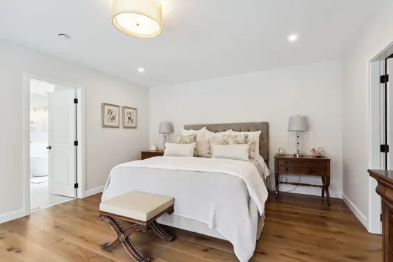 3061 Bewicke Avenue, North Vancouver For Sale - image 11