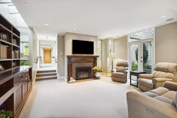 2406 Bellevue Avenue, West Vancouver For Sale - image 17