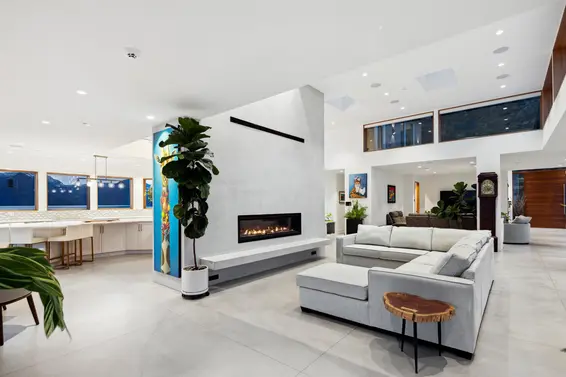 15 Brunswick Beach Road, Lions Bay For Sale - image 7