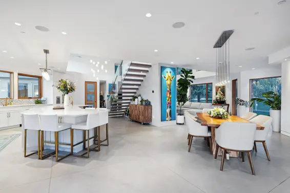 15 Brunswick Beach Road, Lions Bay For Sale - image 9