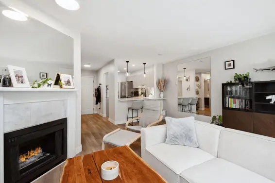 102 1535 Chesterfield Avenue, North Vancouver For Sale - image 11