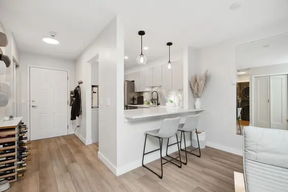 102 1535 Chesterfield Avenue, North Vancouver For Sale - image 4