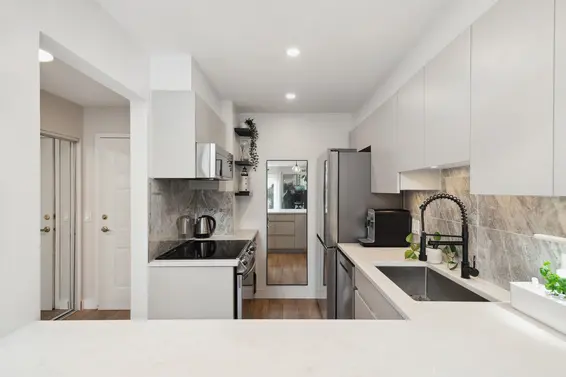 102 1535 Chesterfield Avenue, North Vancouver For Sale - image 7