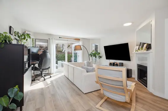 102 1535 Chesterfield Avenue, North Vancouver For Sale - image 9
