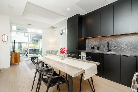 124 650 East 2nd Street, North Vancouver For Sale - image 2