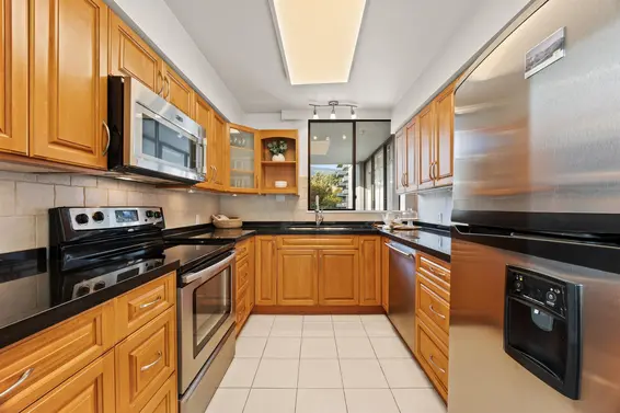 401 1930 Bellevue Avenue, West Vancouver For Sale - image 26