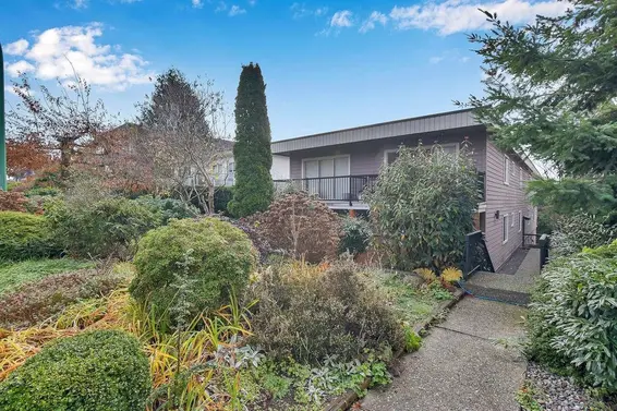3 137 East 5Th Street, North Vancouver