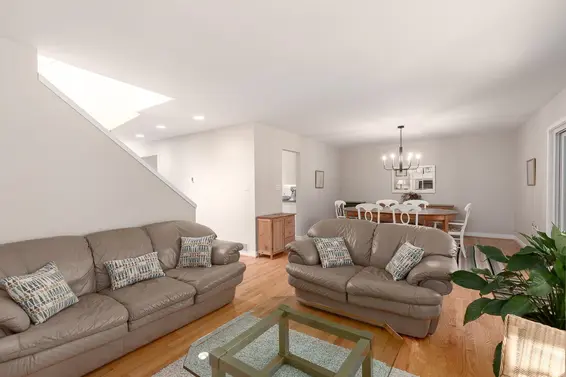 4132 Virginia Crescent, North Vancouver For Sale - image 18