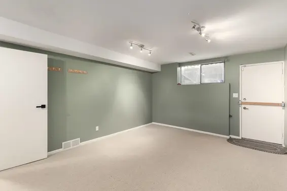 4132 Virginia Crescent, North Vancouver For Sale - image 35