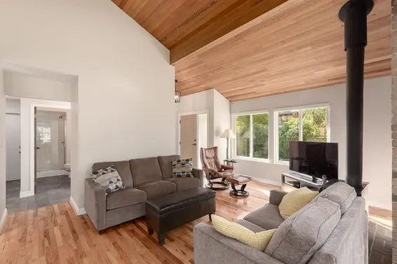 4132 Virginia Crescent, North Vancouver For Sale - image 6