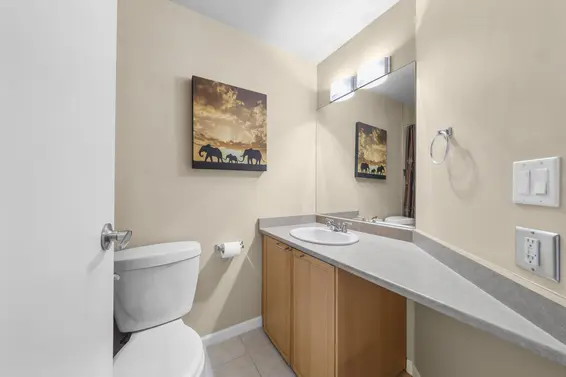 302 827 West 16 Street, North Vancouver For Sale - image 5
