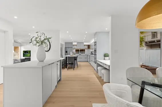 5540 Marine Drive, West Vancouver For Sale - image 13