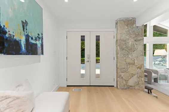 5540 Marine Drive, West Vancouver For Sale - image 2