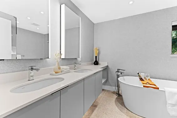 5540 Marine Drive, West Vancouver For Sale - image 21