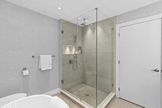 5540 Marine Drive, West Vancouver For Sale - image 22