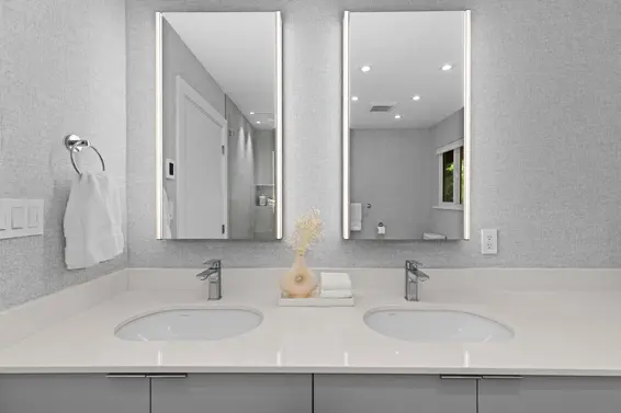 5540 Marine Drive, West Vancouver For Sale - image 23