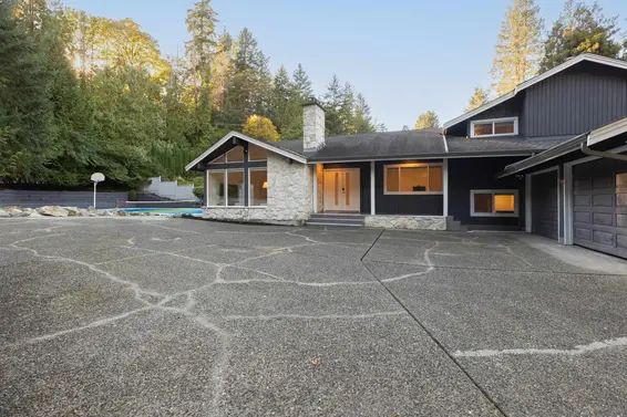 5540 Marine Drive, West Vancouver For Sale - image 31