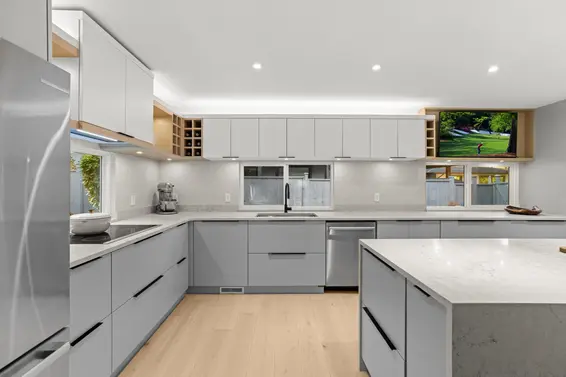 5540 Marine Drive, West Vancouver For Sale - image 6