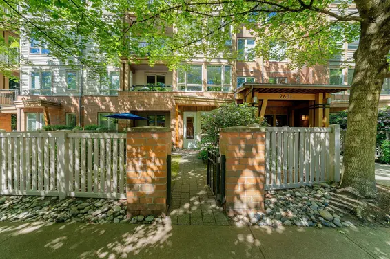 101 2601 Whiteley Court, North Vancouver