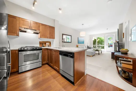 101 2601 Whiteley Court, North Vancouver For Sale - image 4