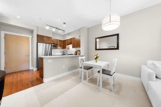 101 2601 Whiteley Court, North Vancouver For Sale - image 5