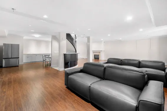 1259 West Keith Road, North Vancouver For Sale - image 39