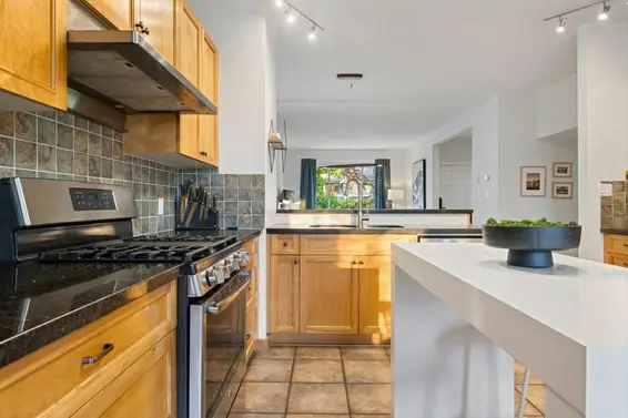 261 East 4th Street, North Vancouver For Sale - image 13